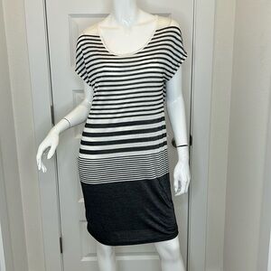 Vince Variegated strip T shirt short sleeve dress ombré/white/gray size XS